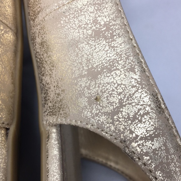 Loft Women’s Gold Flats with Straps Size 9 GREAT Condition - Picture 8 of 10